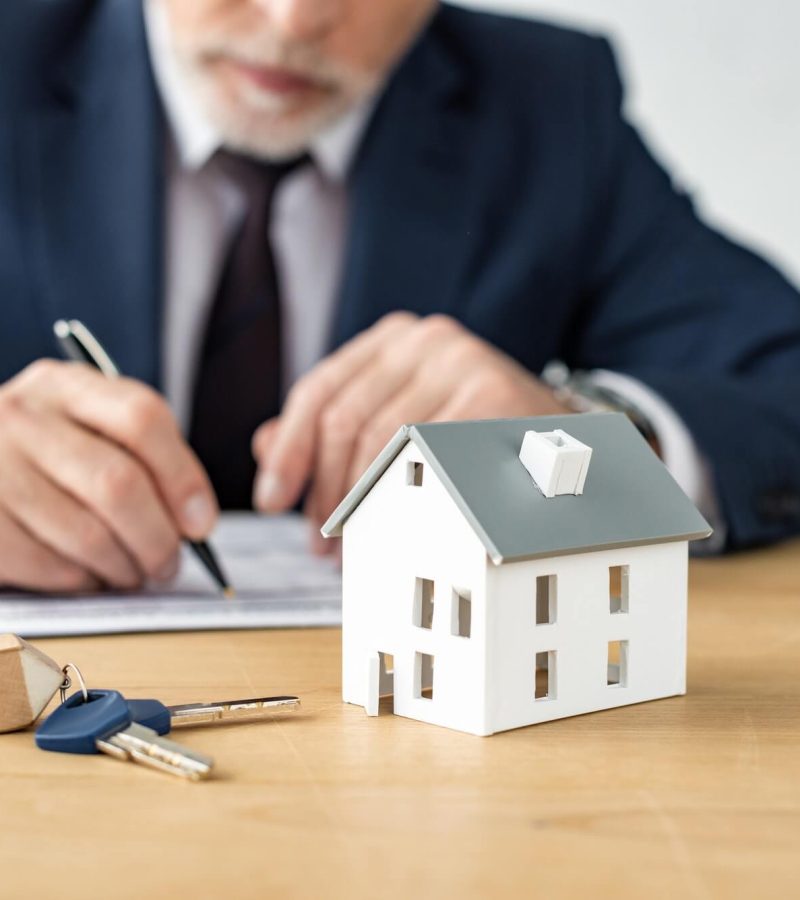 selective-focus-of-house-model-near-keys-and-house-dealer.jpg selective-focus-of-house-model-near-keys-and-house-dealer.jpg